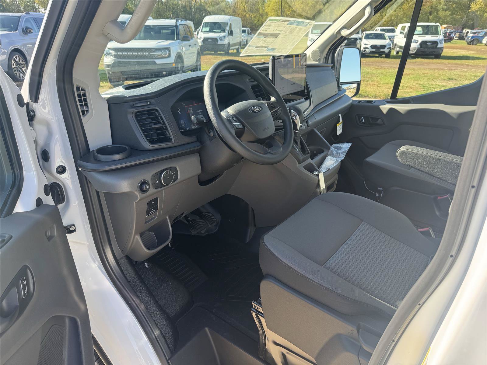 New 2026 Ford Transit 250 148 Medium Roof w/ Load Area Protection Package RWD image 10
