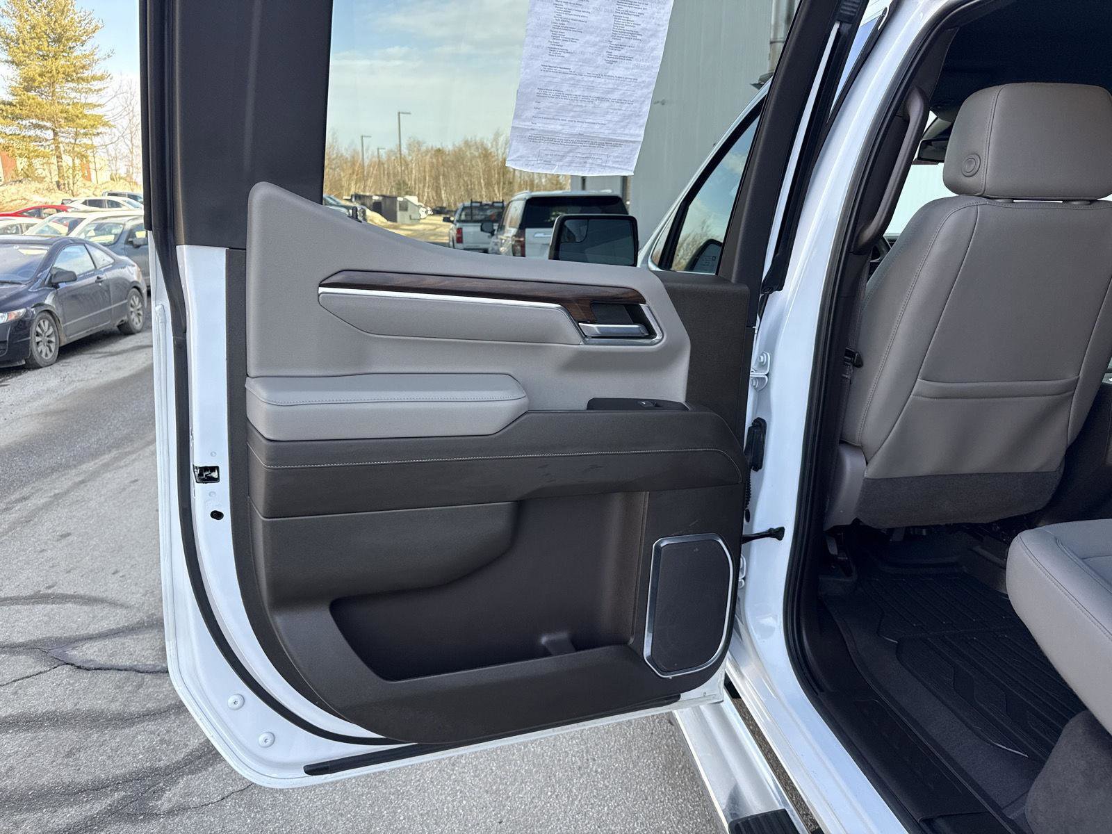 Used 2023 GMC Sierra 1500 SLT w/ SLT Premium Package AWD/4WD image 17