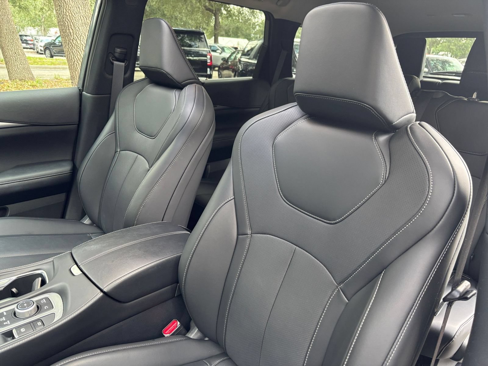 Used 2026 INFINITI QX60 Luxe FWD image 41