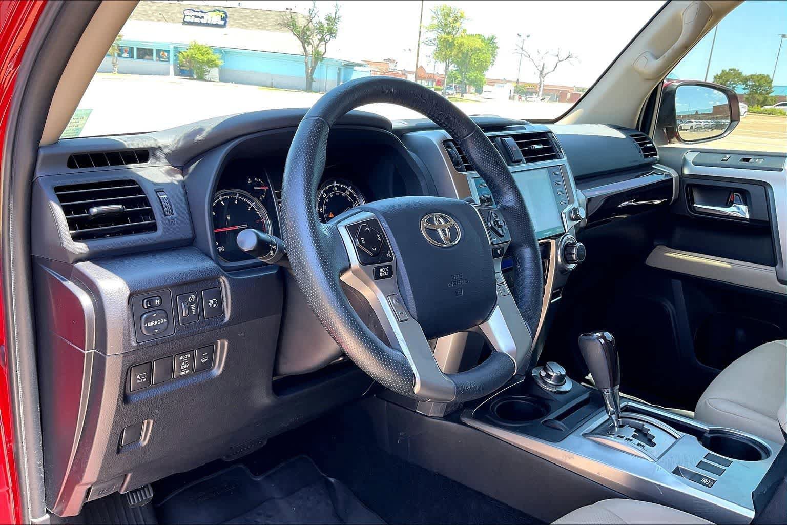 Used 2024 Toyota 4Runner Limited AWD/4WD image 2