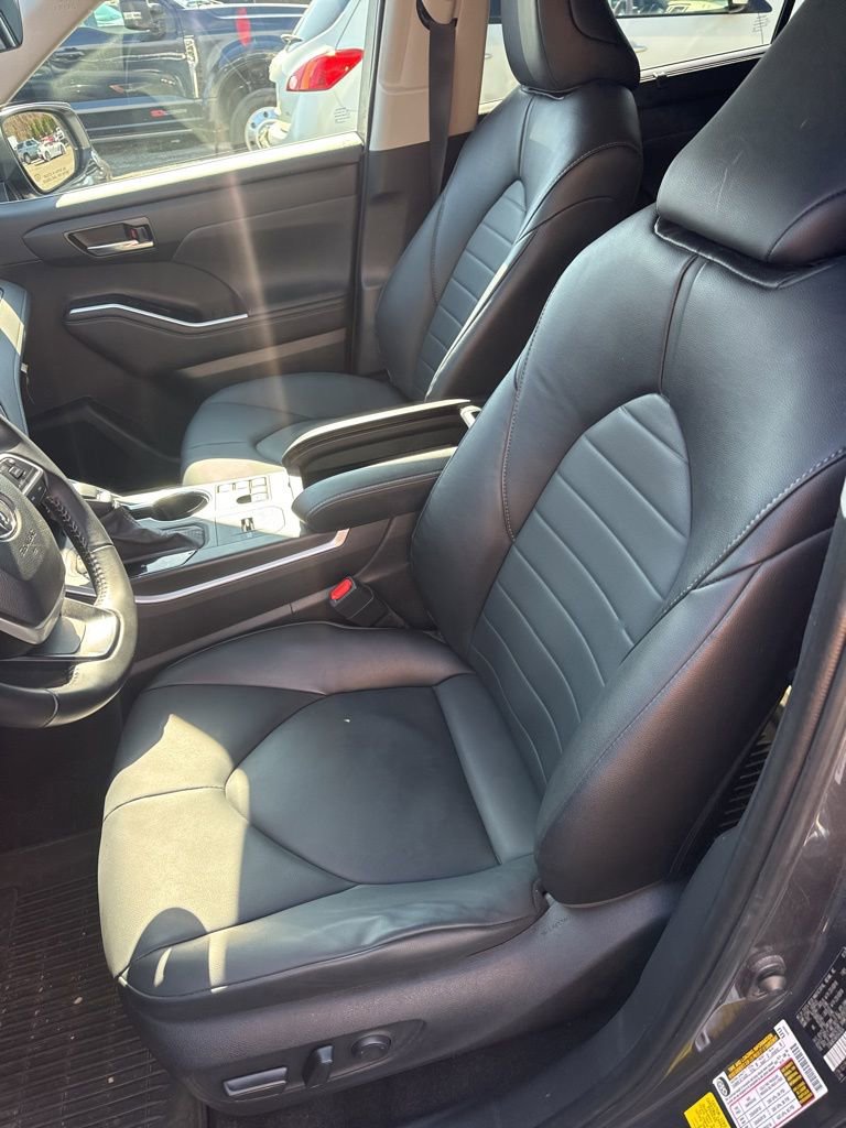 Used 2024 Toyota Highlander XLE image 20