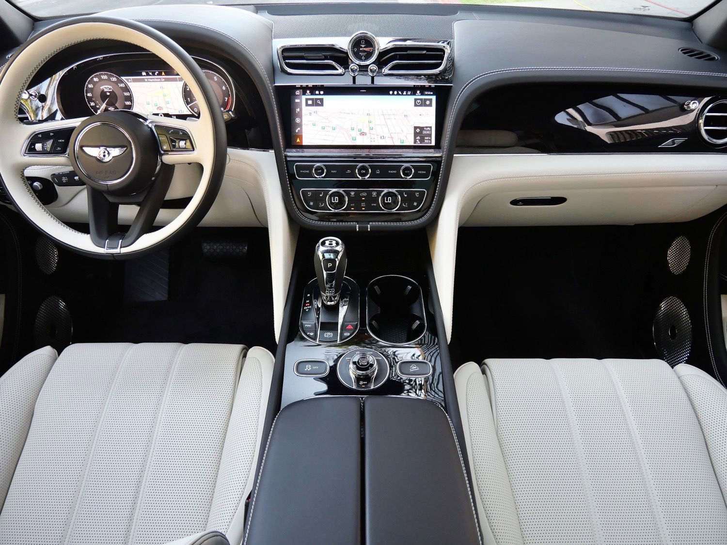 Used 2023 Bentley Bentayga AWD/4WD image 4