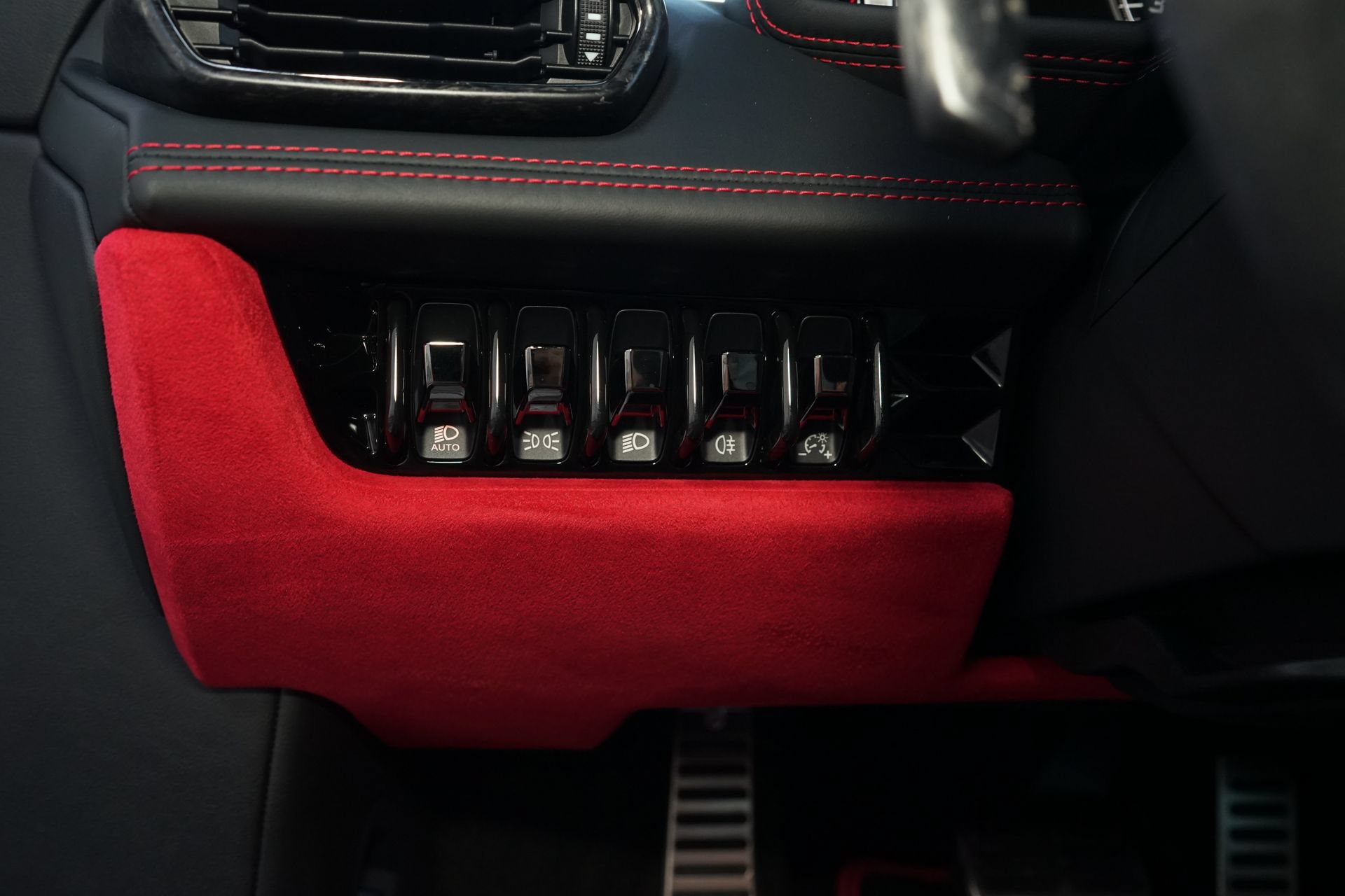 Used 2020 Lamborghini Huracan EVO AWD/4WD image 21