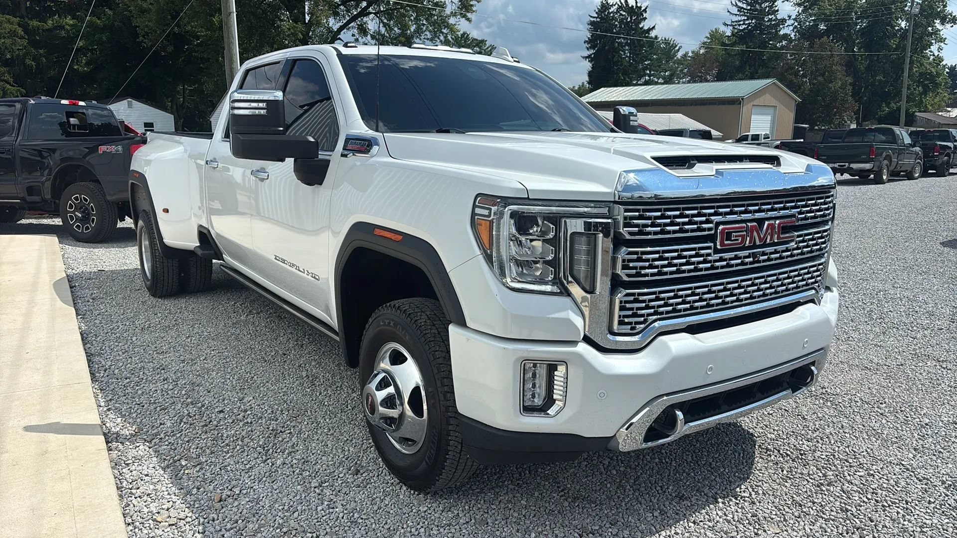 Used 2023 GMC Sierra 3500 Denali w/ Denali Ultimate Package AWD/4WD image 12