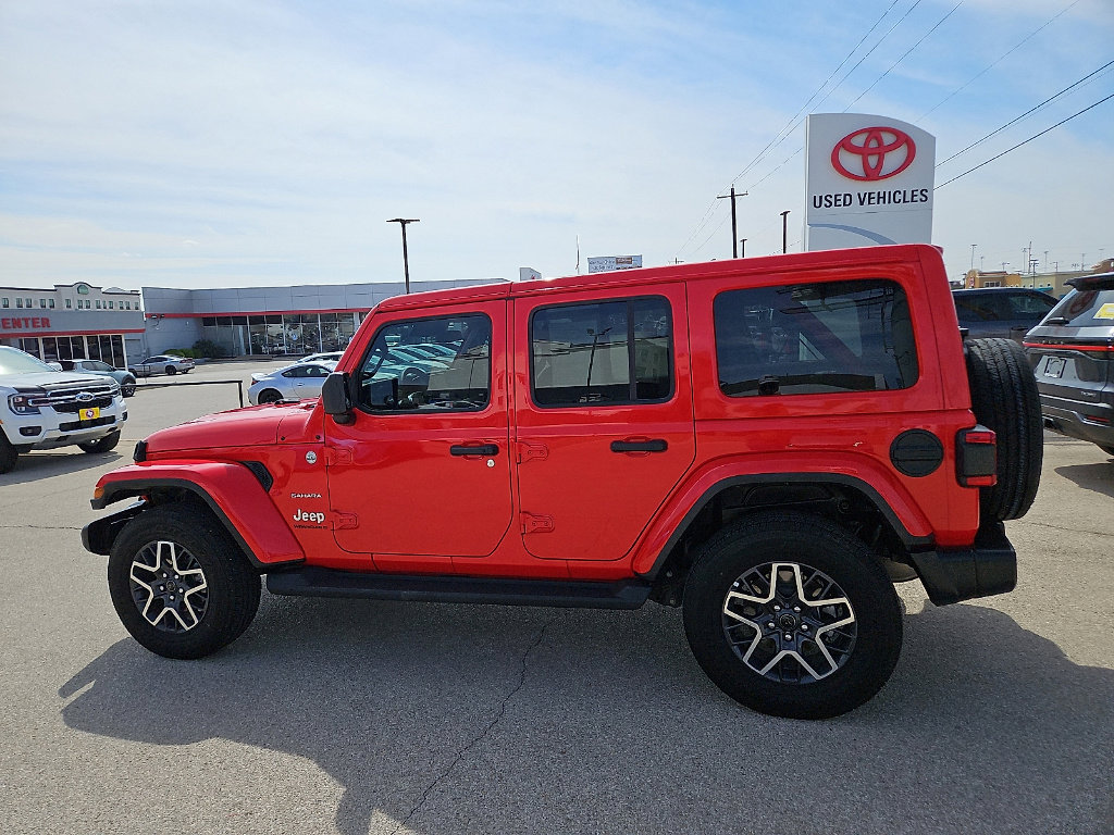 Used 2024 Jeep Wrangler Sahara image 2