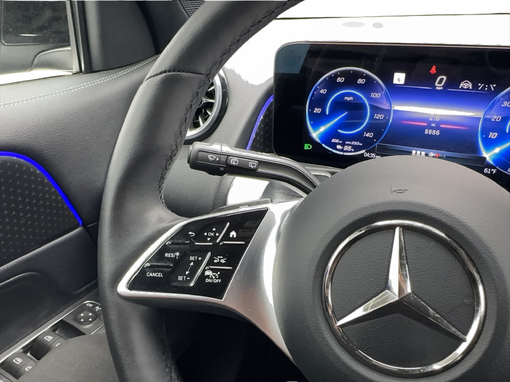 Used 2024 Mercedes-Benz EQB 300 4MATIC image 48