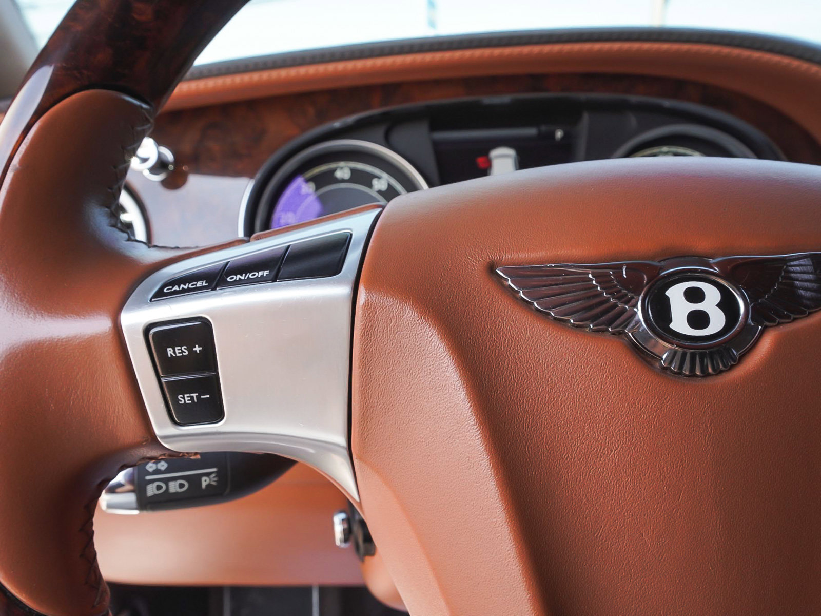 Used 2014 Bentley Flying Spur W12 AWD/4WD image 15