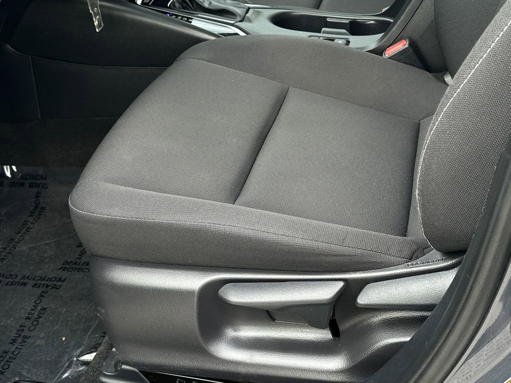 Used 2025 Toyota Corolla LE image 17