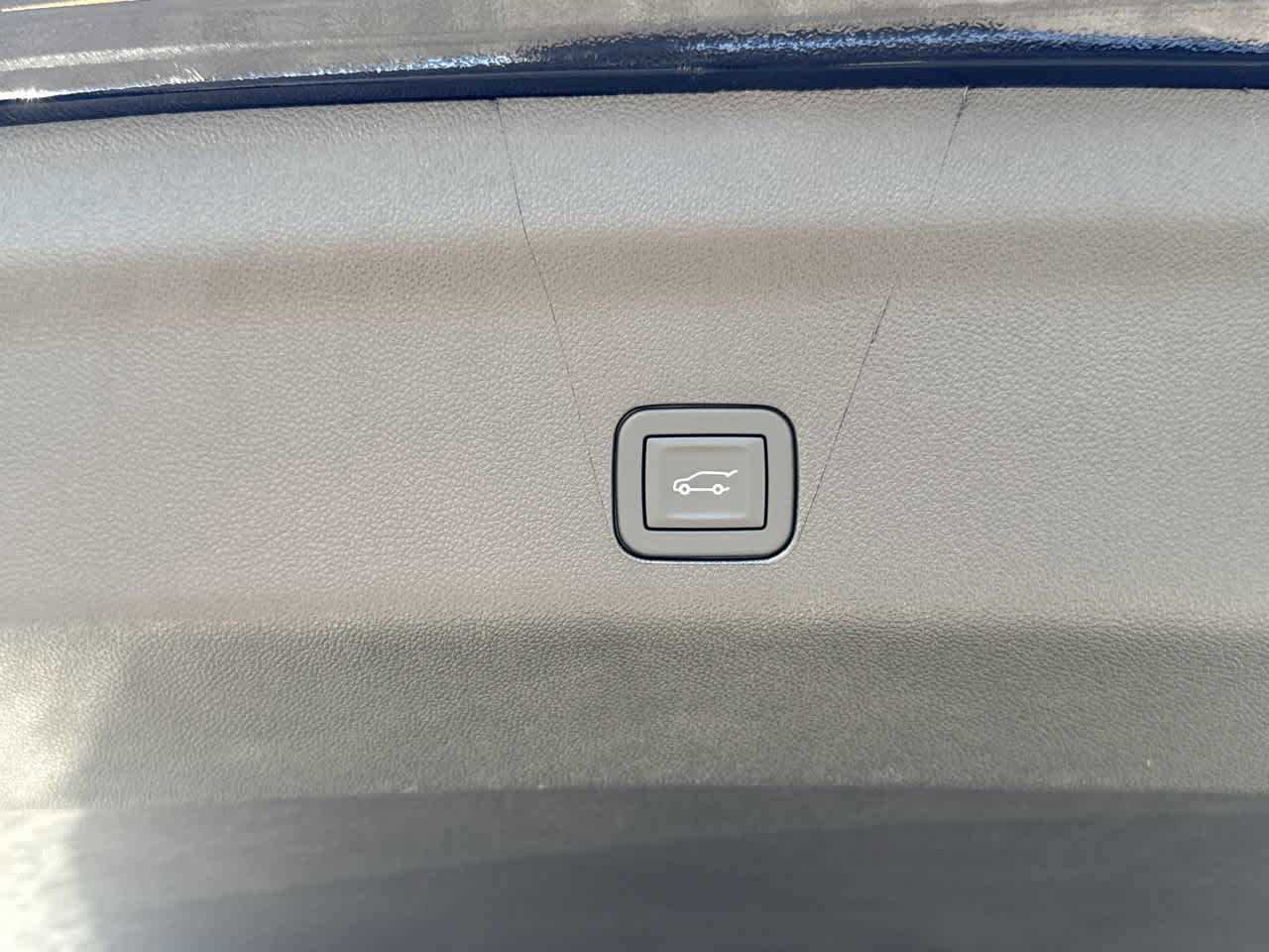 New 2026 Chevrolet Suburban Premier image 36