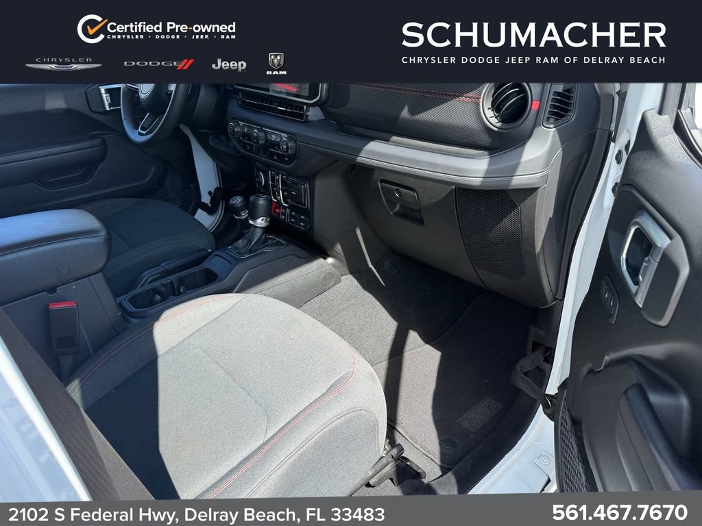 Used 2024 Jeep Wrangler Unlimited Rubicon AWD/4WD image 19