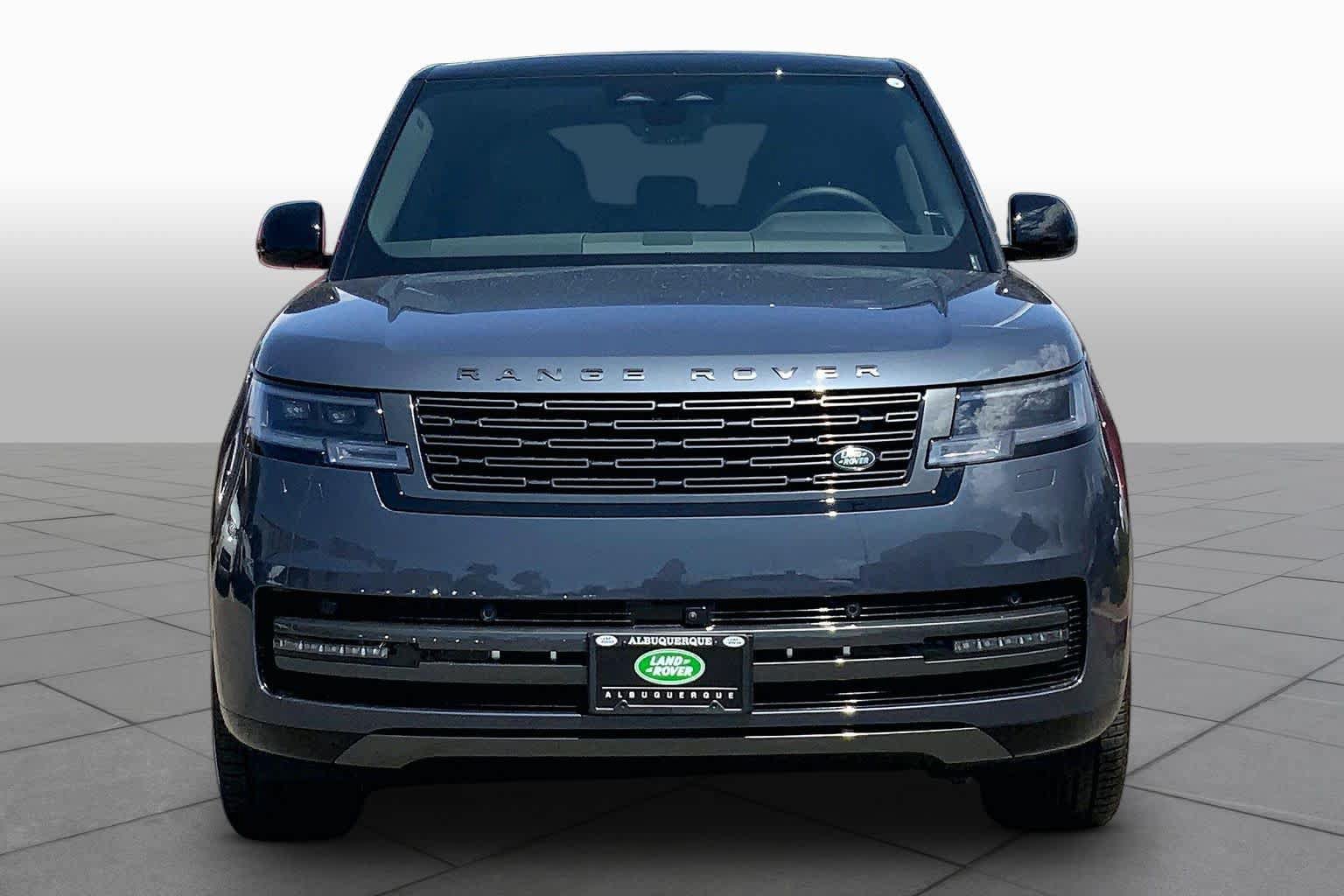 Used 2026 Land Rover Range Rover SE AWD/4WD image 4