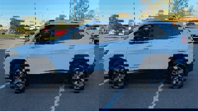 Used 2021 Jeep Cherokee Limited image 5