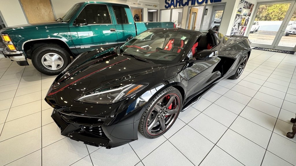 New 2026 Chevrolet Corvette E-Ray image 3