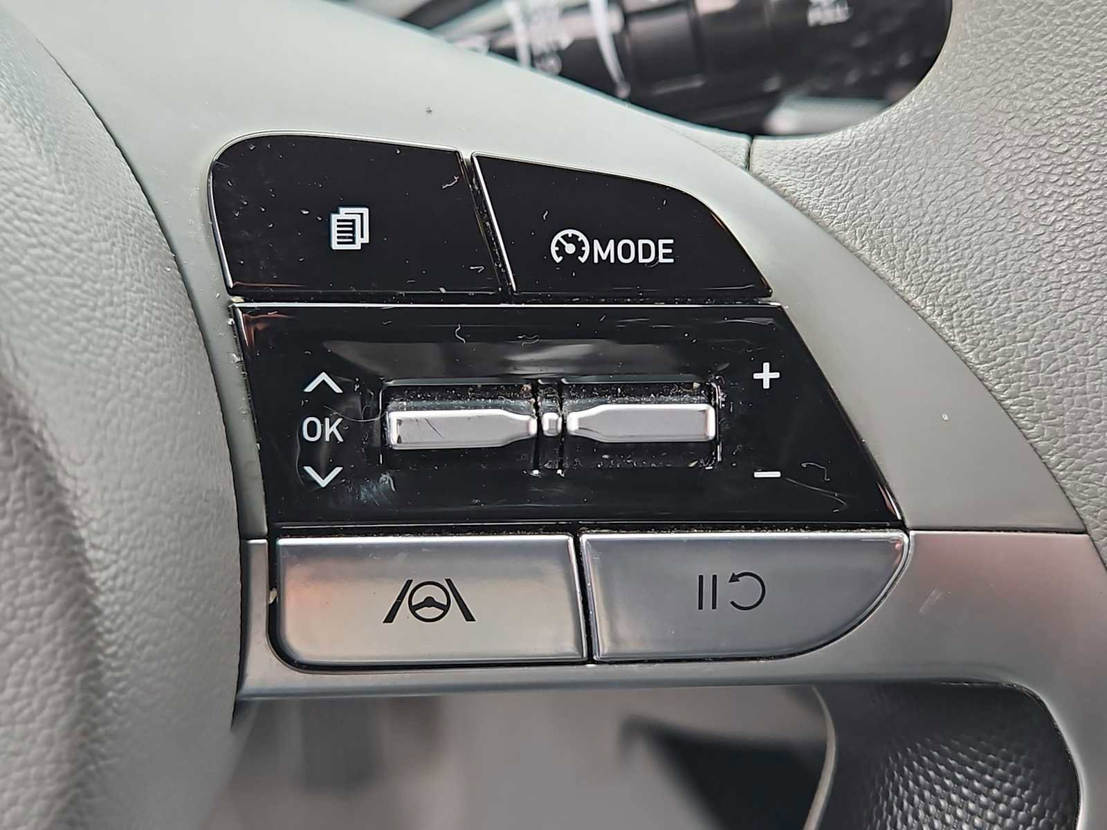 Certified 2023 Hyundai Elantra SEL w/ Preferred Accessory Package image 24