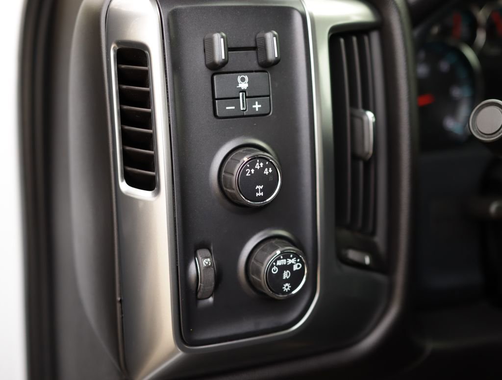 Used 2016 Chevrolet Silverado 2500 LT w/ LT Convenience Package AWD/4WD image 10