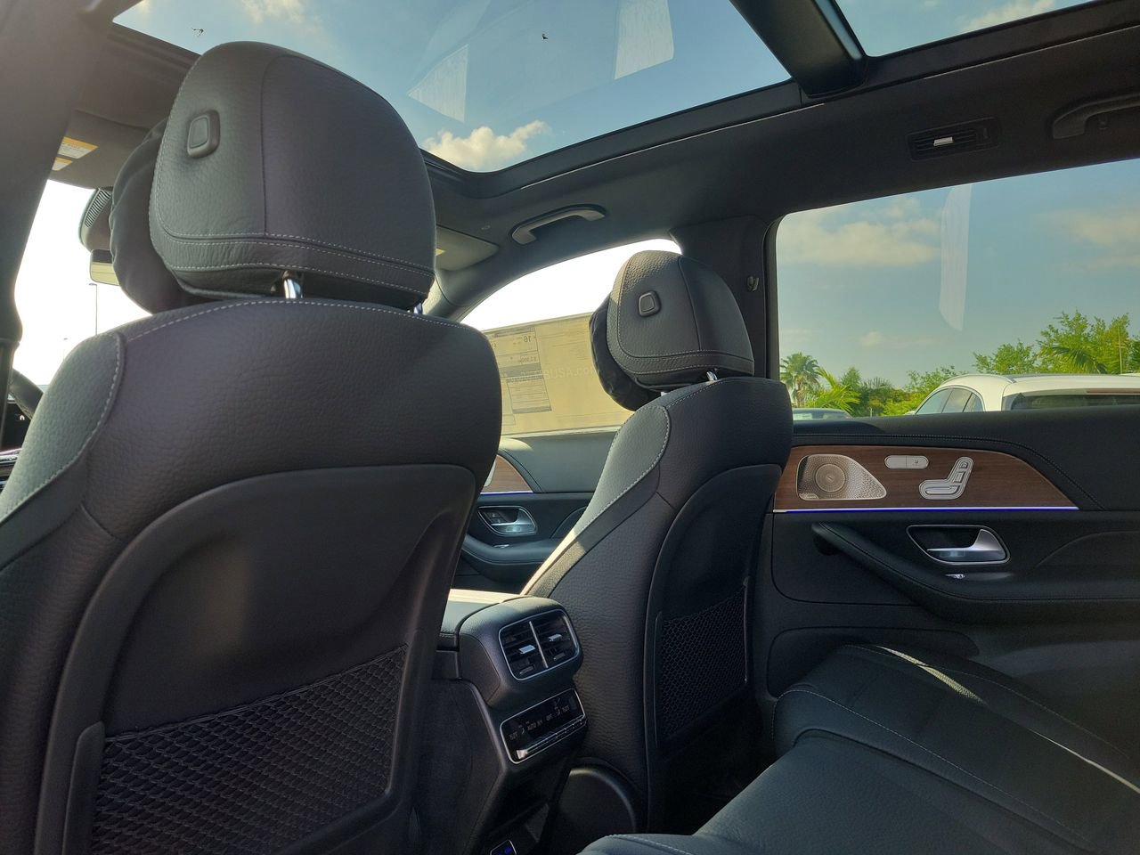 New 2026 Mercedes-Benz GLS 580 4MATIC image 15