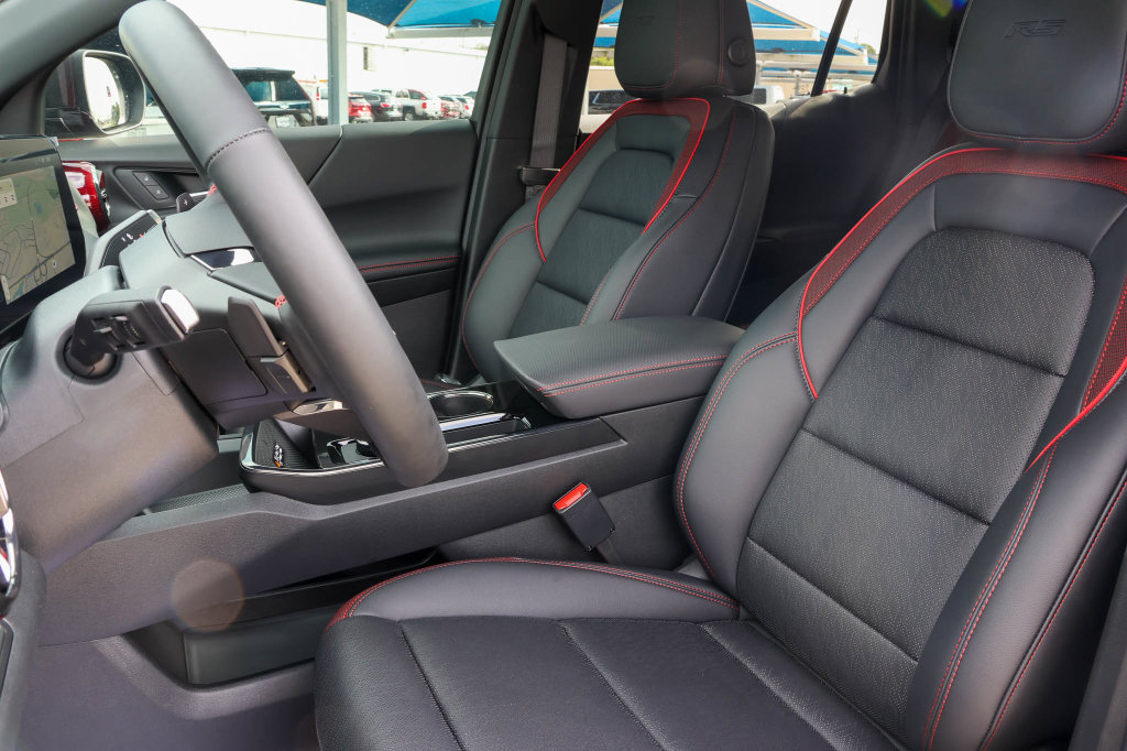 New 2027 Chevrolet Equinox RS w/ Convenience Package III FWD image 12