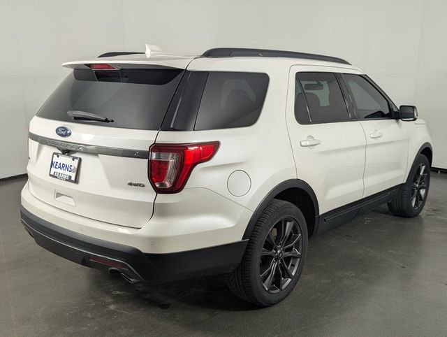 Used 2017 Ford Explorer XLT w/ Equipment Group 202A image 7