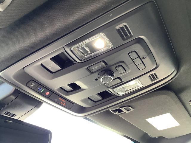 Used 2022 GMC Yukon XL Denali AWD/4WD image 19