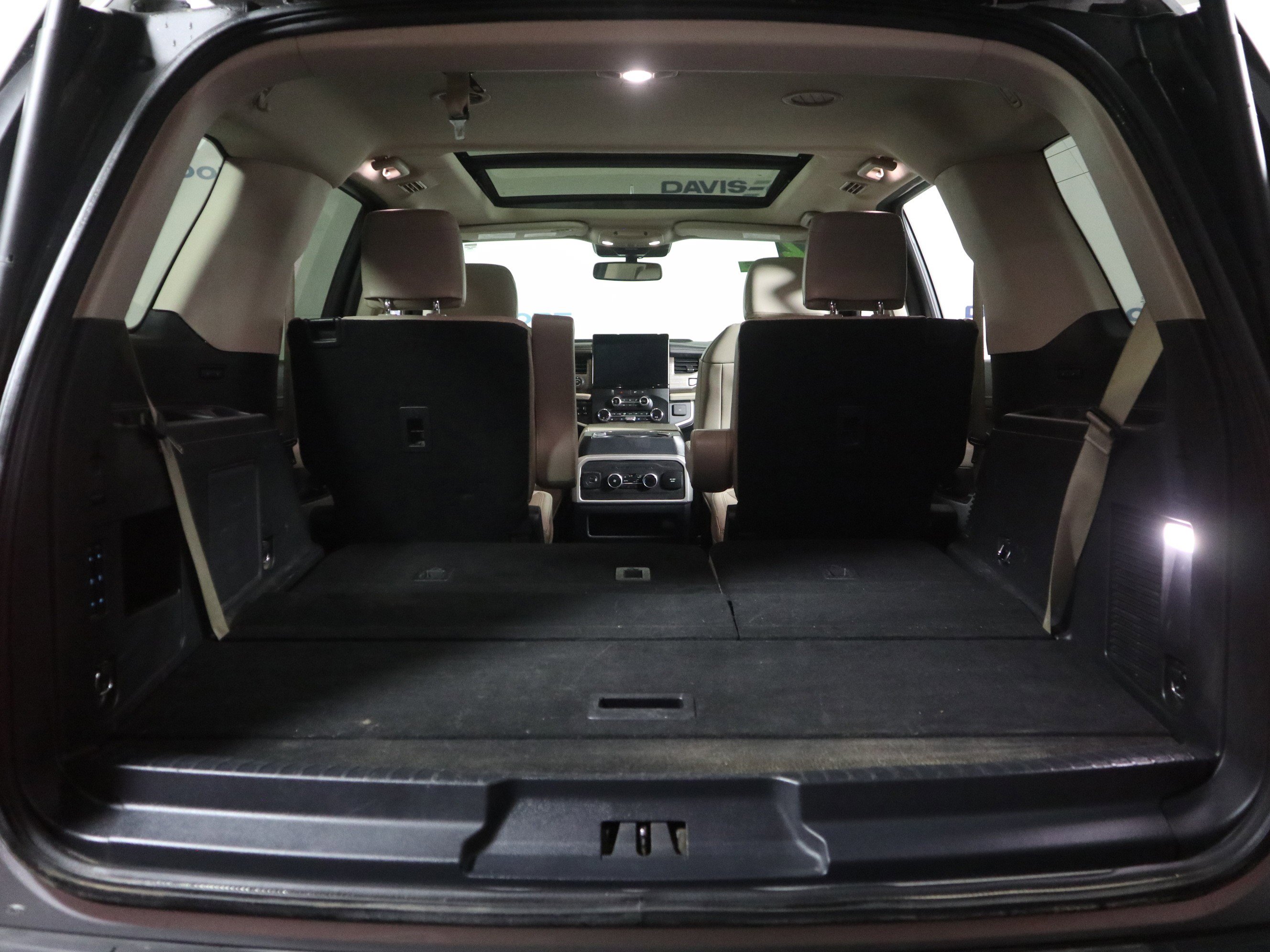 Used 2022 Ford Expedition Limited AWD/4WD image 7