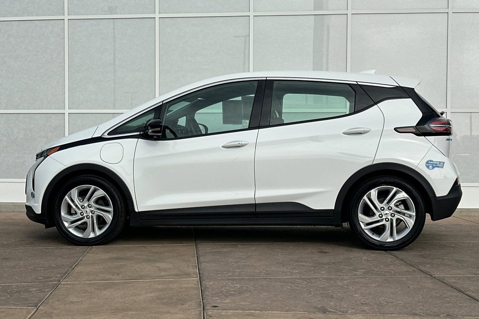Used 2022 Chevrolet Bolt LT image 7