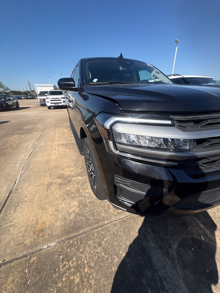 Used 2024 Ford Expedition Max XLT RWD image 2