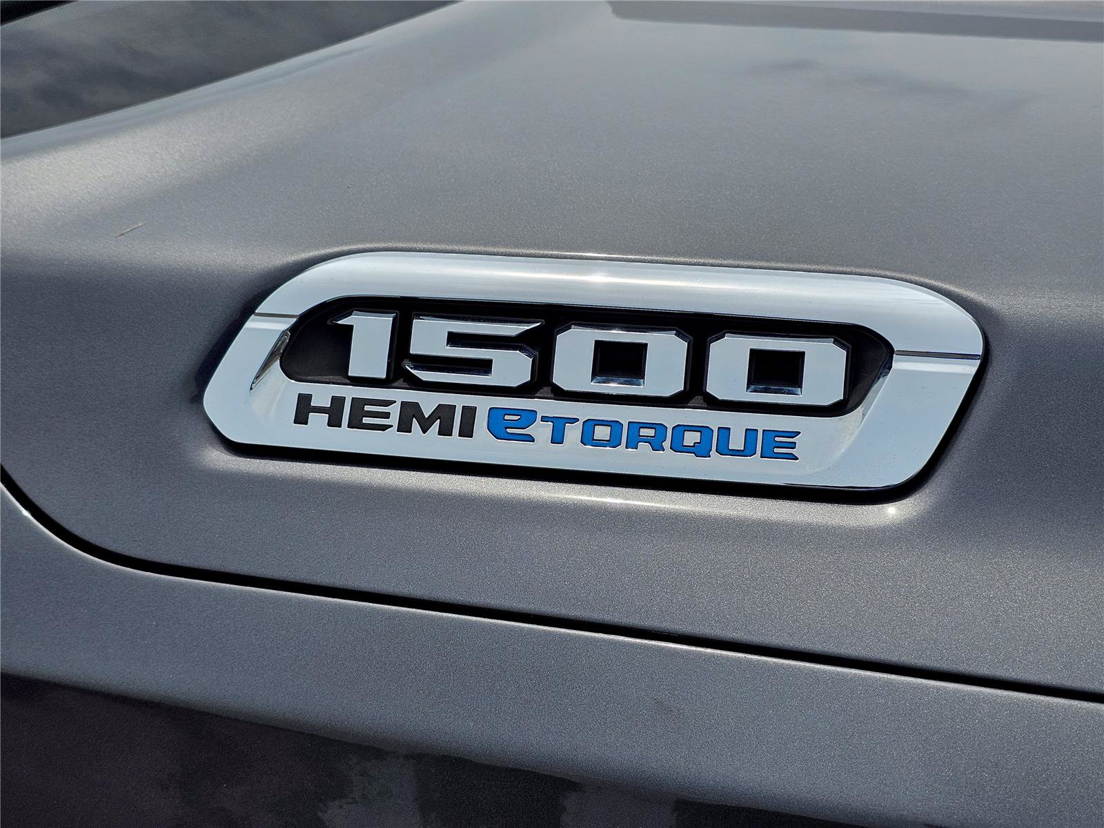 Used 2022 RAM 1500 Laramie w/ Sport Appearance Package AWD/4WD image 7