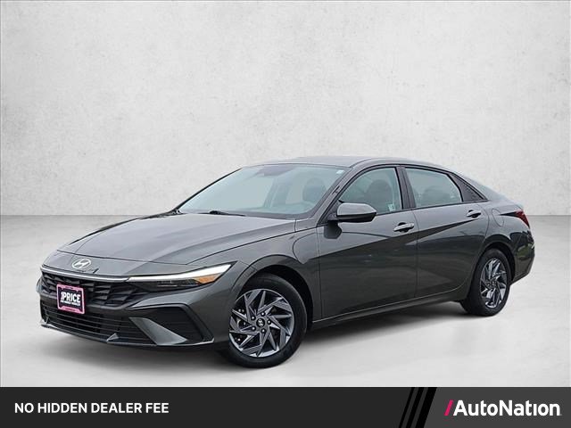 Used 2024 Hyundai Elantra SEL FWD image 1