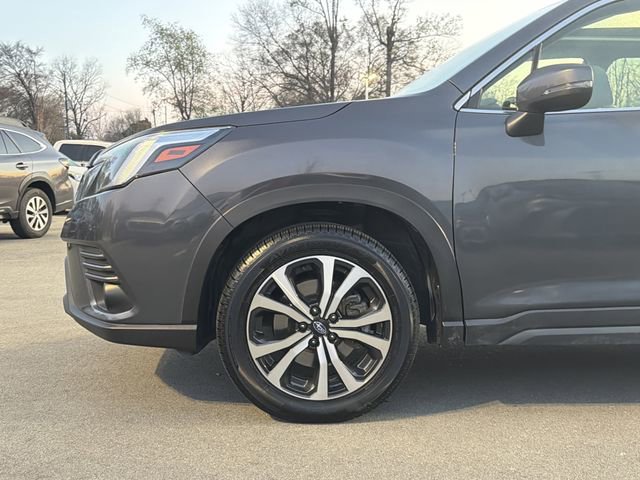 Used 2022 Subaru Forester Limited image 9