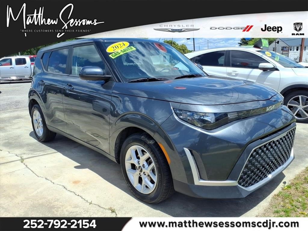 Used 2024 Kia Soul LX w/ Option Group 015 FWD image 1