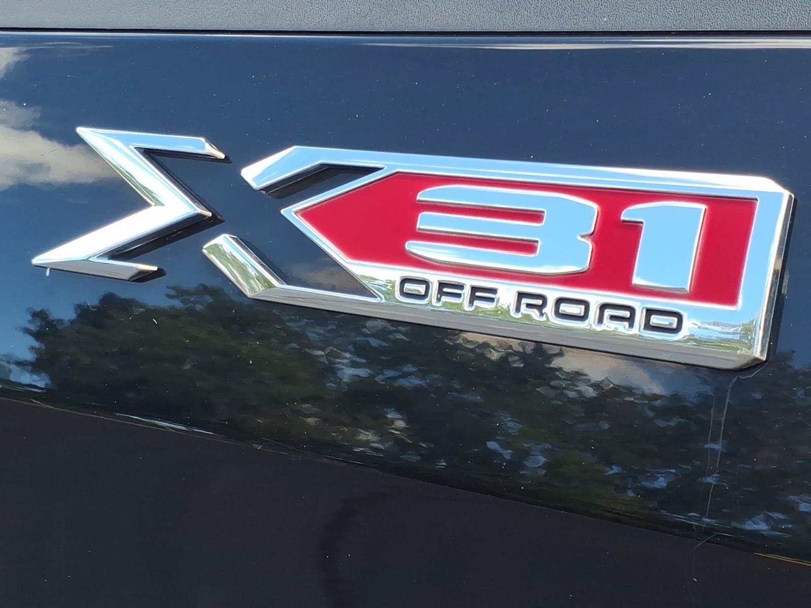 Used 2019 GMC Sierra 1500 SLT w/ SLT Premium Package AWD/4WD image 14