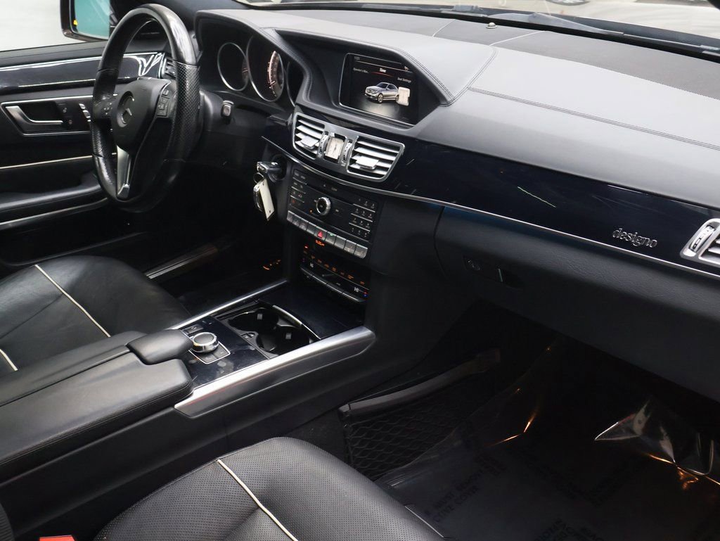 Used 2016 Mercedes-Benz E 400 4MATIC Sedan w/ Driver Assistance Package image 11
