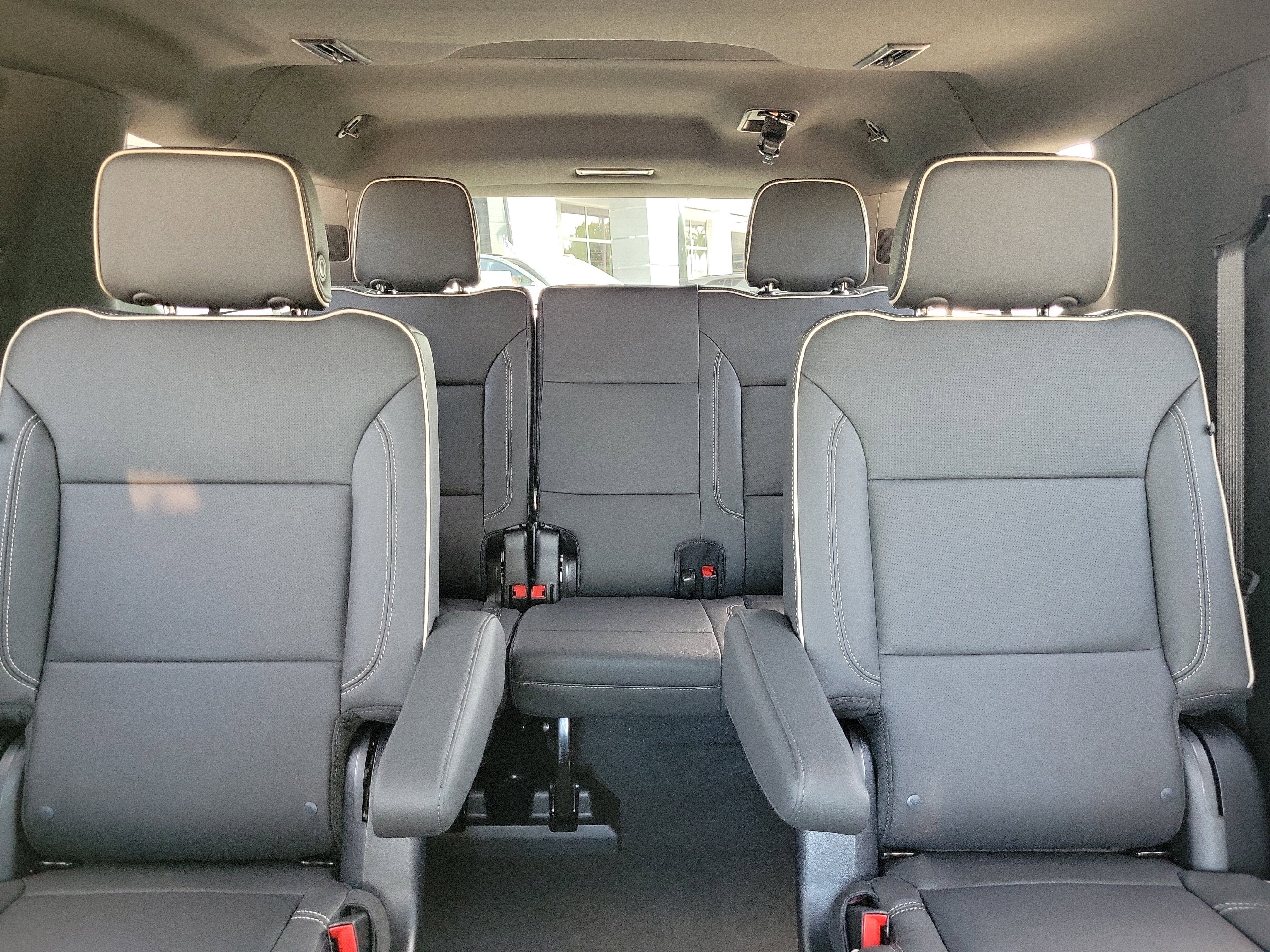 Used 2026 GMC Yukon XL Elevation w/ Elevation Premium Package RWD image 32