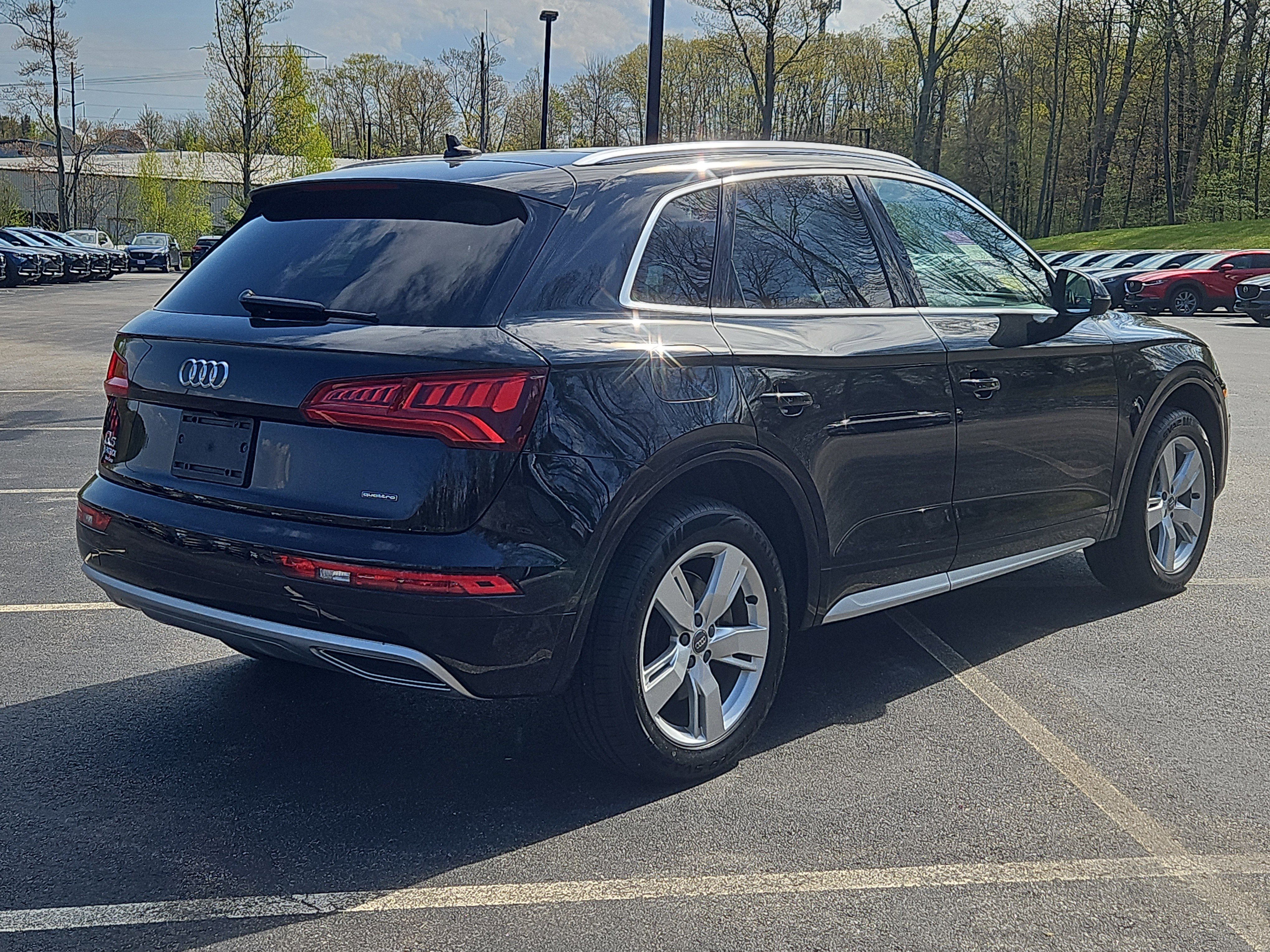 Used 2019 Audi Q5 2.0T Premium Plus w/ Premium Plus Package AWD/4WD image 2