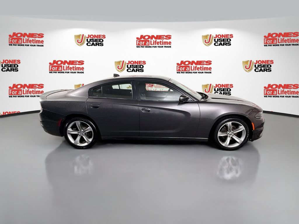 Used 2015 Dodge Charger SXT RWD image 12