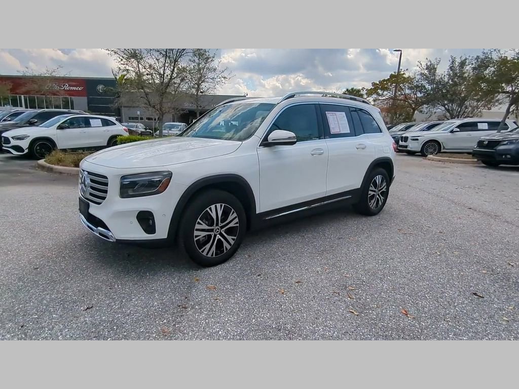 Used 2025 Mercedes-Benz GLB 250 4MATIC image 16
