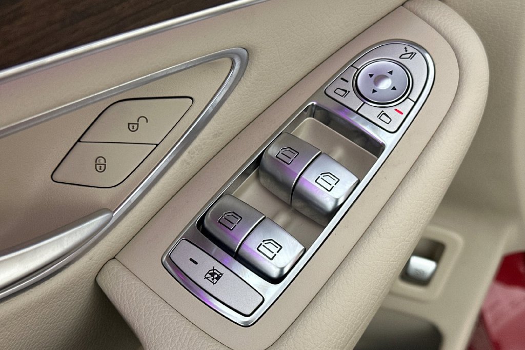 Certified 2022 Mercedes-Benz GLC 300 4MATIC image 13