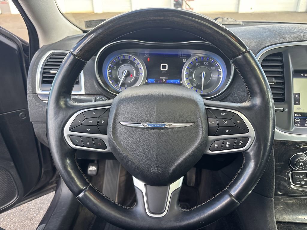 Used 2018 Chrysler 300 Limited w/ Safetytec Plus Group image 21