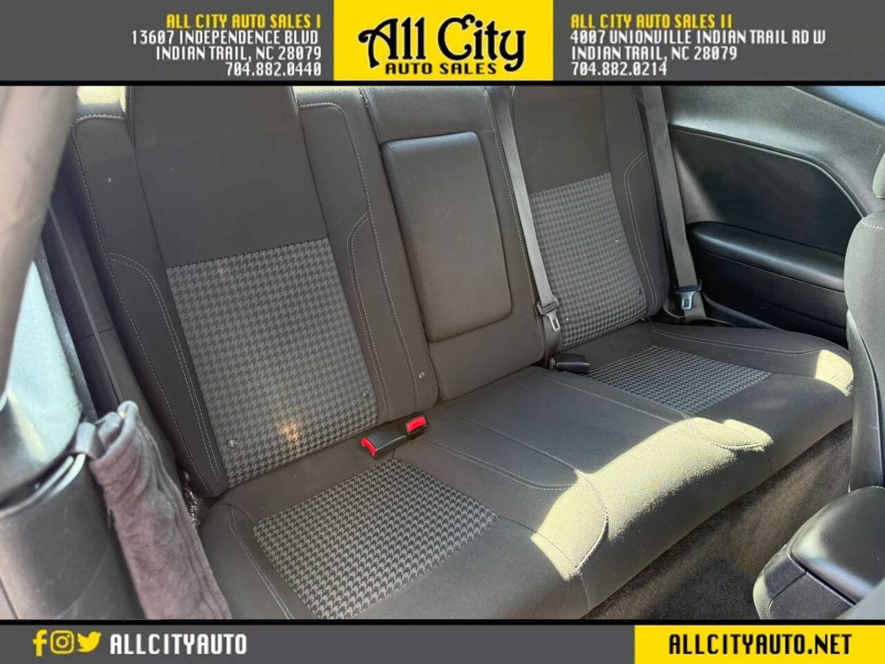 Used 2016 Dodge Challenger SXT w/ Blacktop Package RWD image 12