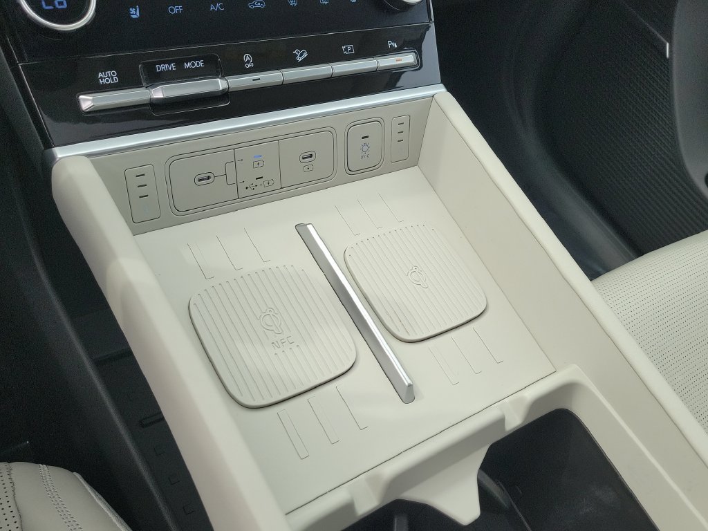 Used 2024 Hyundai Santa Fe Calligraphy FWD image 18