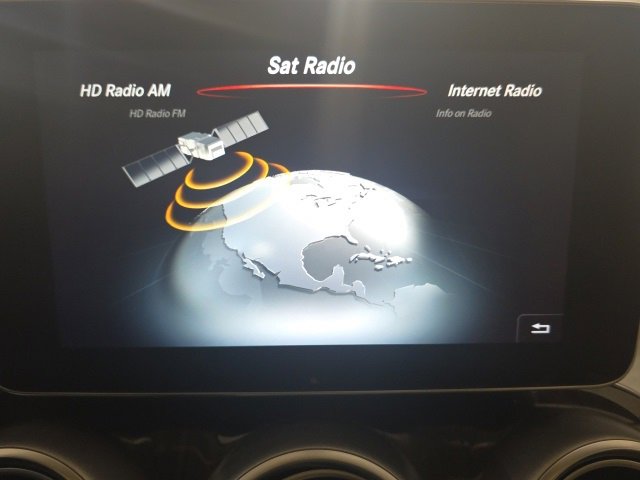 Used 2018 Mercedes-Benz GLC 300 4MATIC image 15