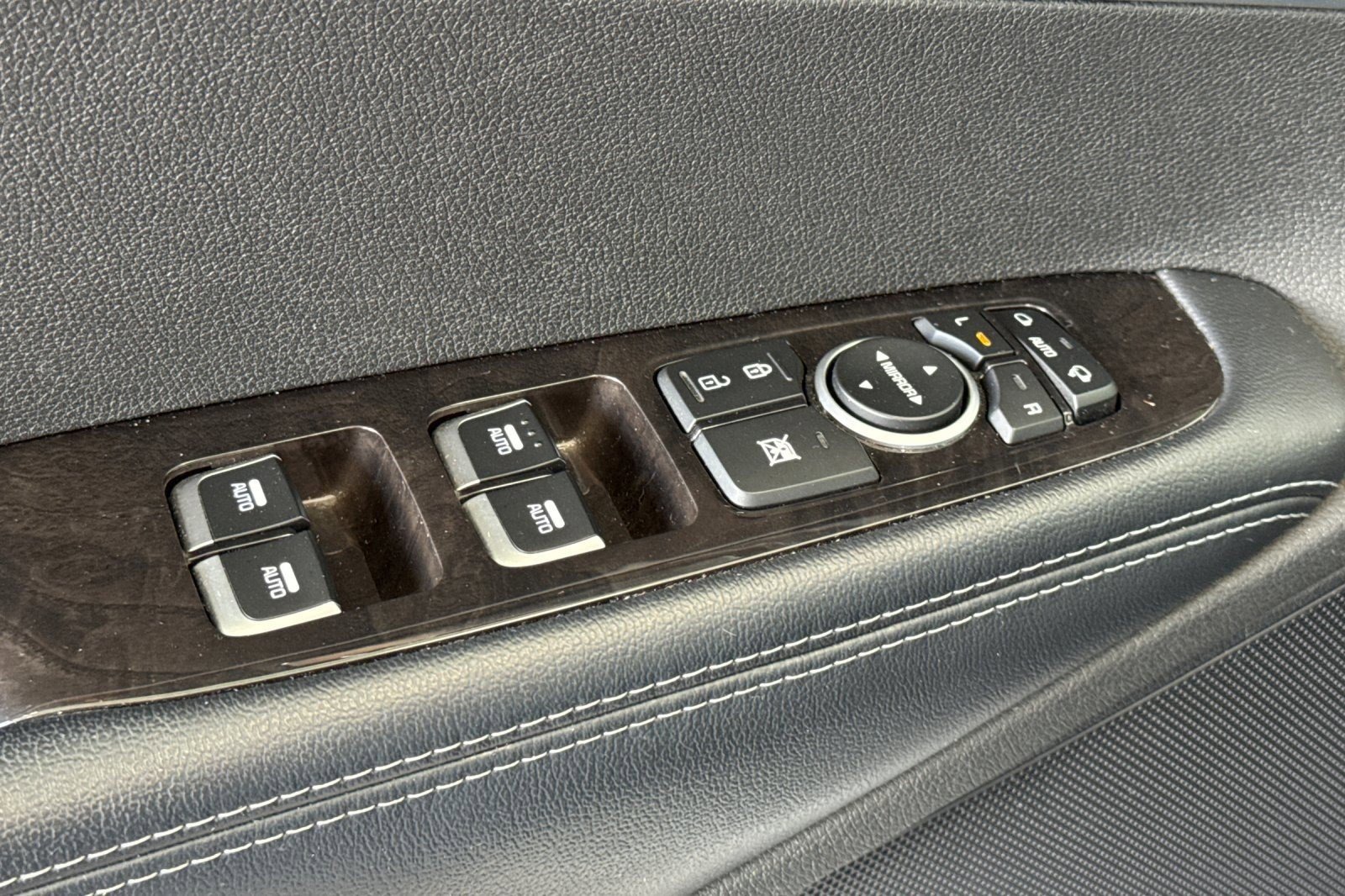 Used 2017 Kia Sorento EX w/ EX Advanced Touring Package image 13