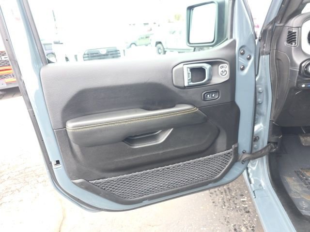 Used 2025 Jeep Wrangler Unlimited Sahara w/ Safety Group image 11