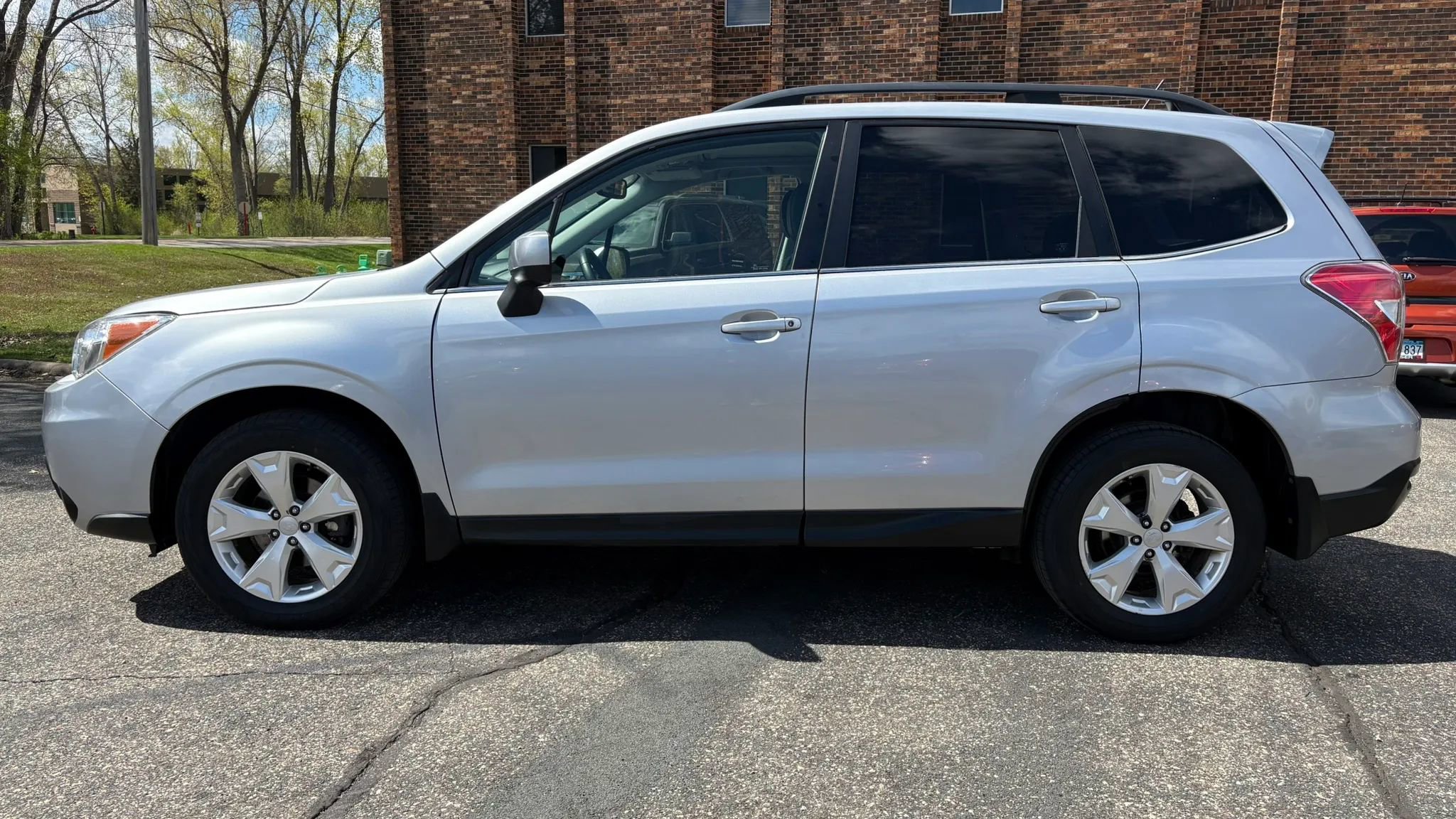 Used 2014 Subaru Forester 2.5i Limited AWD/4WD image 5