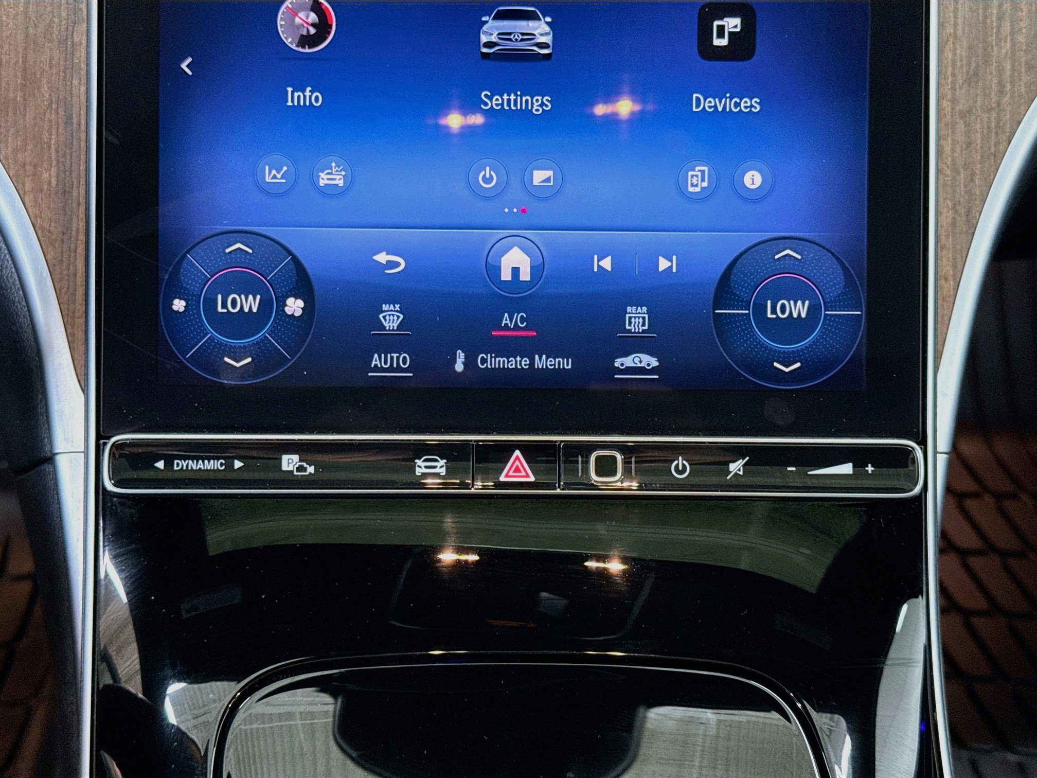 Used 2024 Mercedes-Benz C 300 Sedan image 23