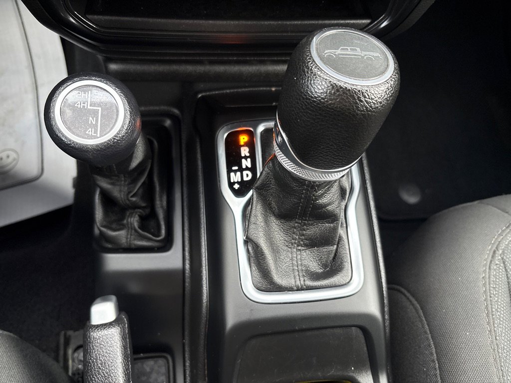 Used 2022 Jeep Gladiator Sport image 21