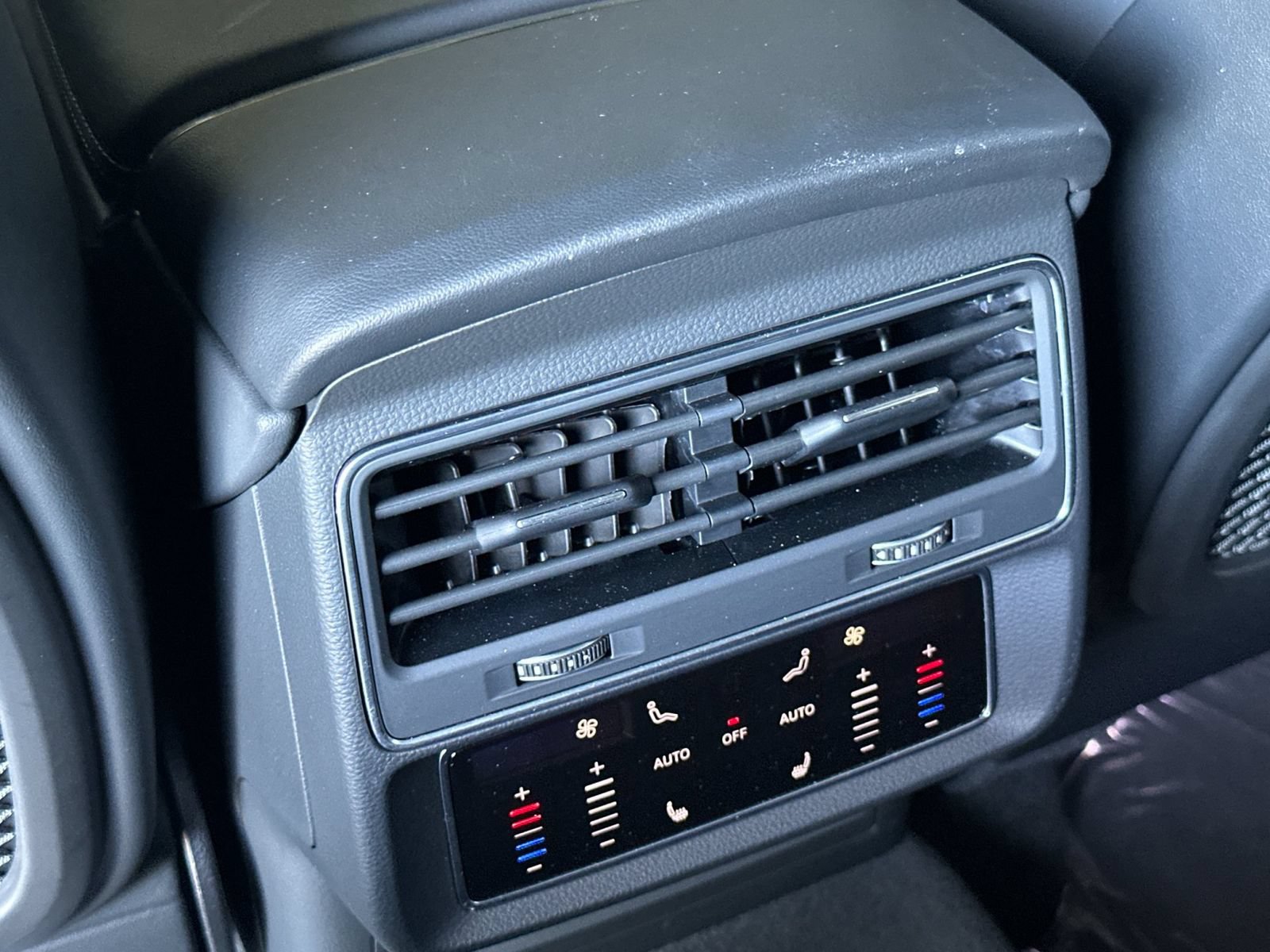 Used 2024 Audi SQ8 Prestige AWD/4WD image 13