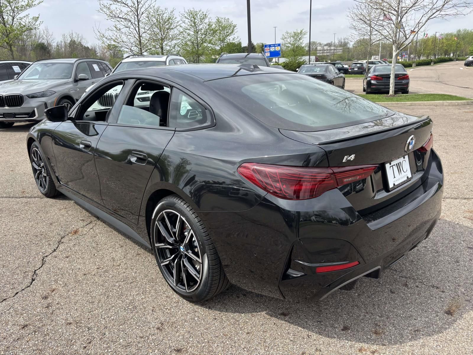New 2026 BMW i4 xDrive40i w/ M Sport Package AWD/4WD image 7