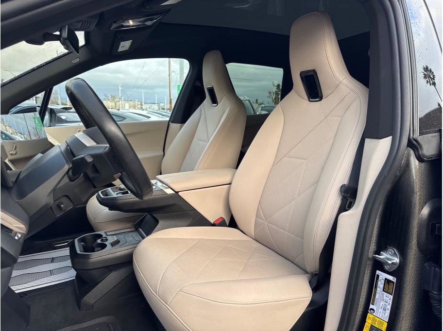 Used 2023 BMW iX xDrive50 w/ Sport Package image 22