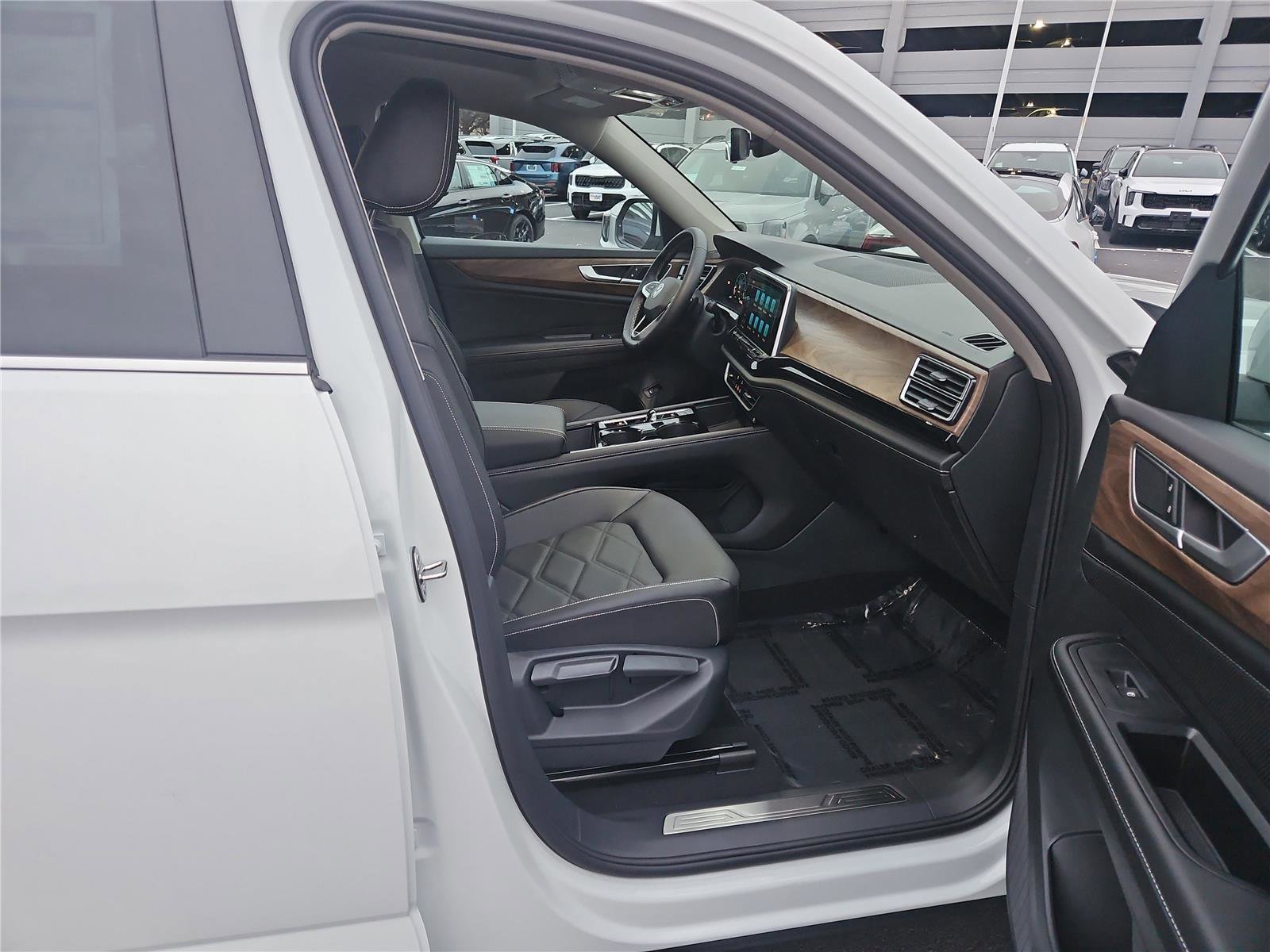 New 2026 Volkswagen Atlas SE image 27